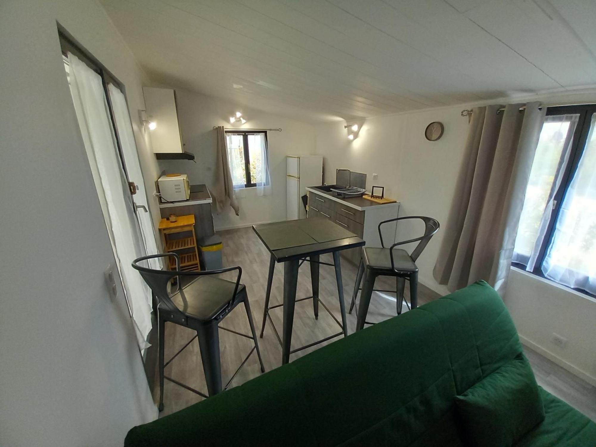 Mobilhome A Deux Pas Du Circuit Du Castellet Avec Terrasse Vue Mer Le Castellet  Εξωτερικό φωτογραφία