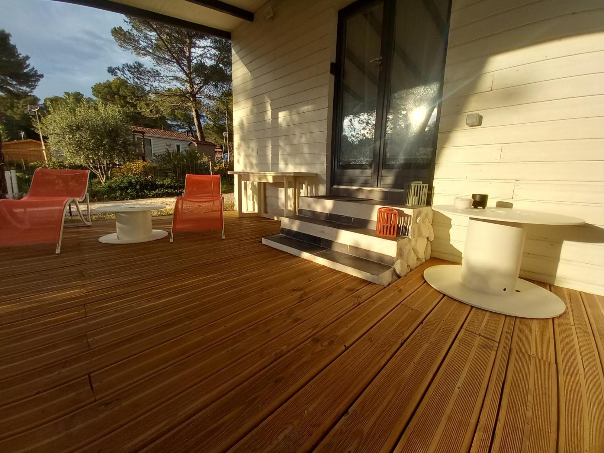 Mobilhome A Deux Pas Du Circuit Du Castellet Avec Terrasse Vue Mer Le Castellet  Εξωτερικό φωτογραφία