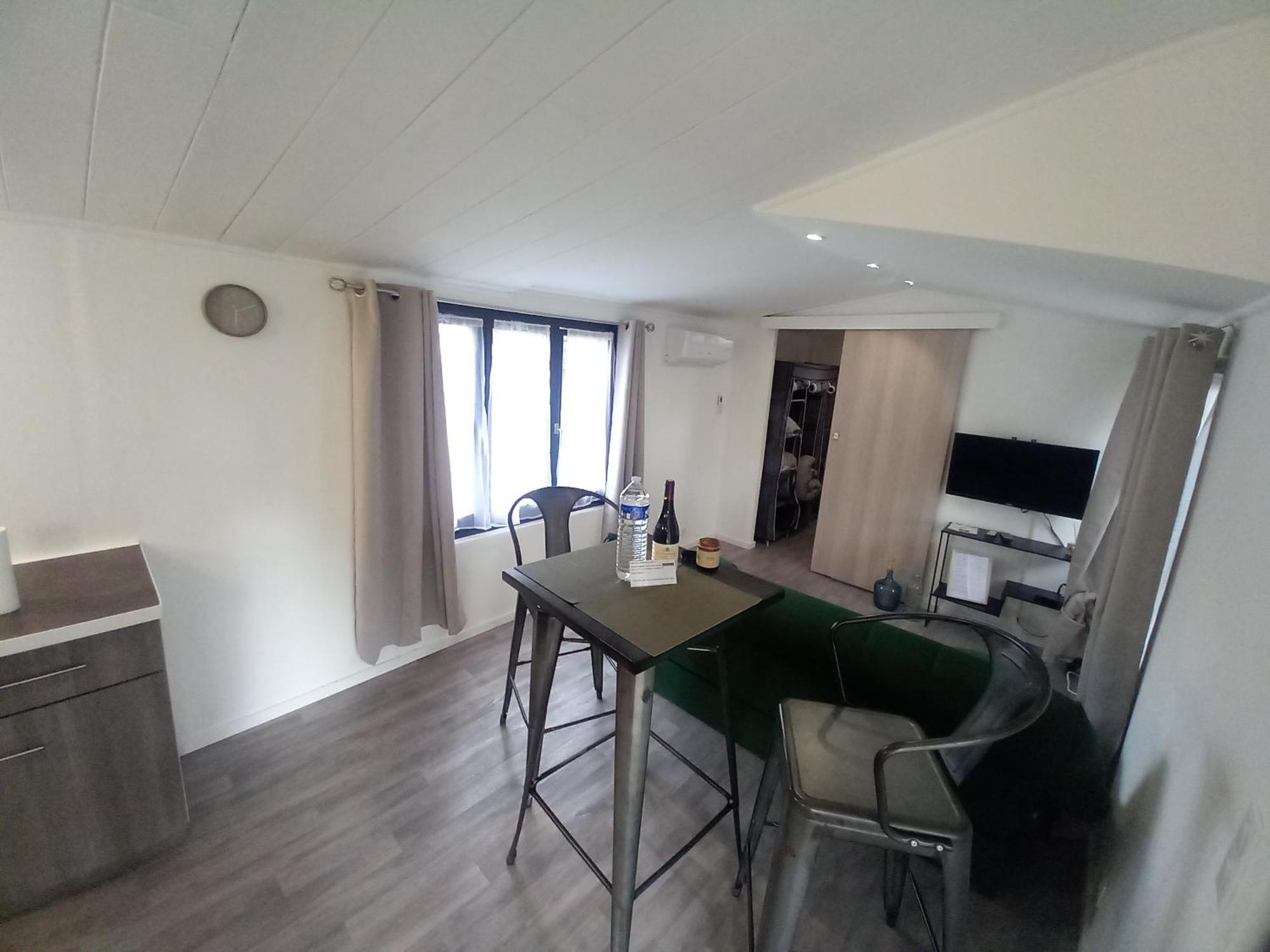 Mobilhome A Deux Pas Du Circuit Du Castellet Avec Terrasse Vue Mer Le Castellet  Εξωτερικό φωτογραφία